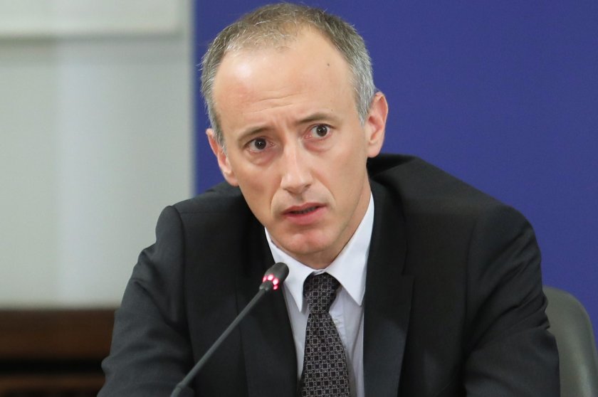 Министър Вълчев: Новият предмет „Добродетели и религии“ няма да е задължителен час по вероучение