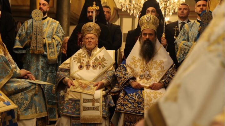 Историческа среща в Истанбул: Патриарх Даниил дари частица от мощите на св. патриарх Евтимий на Вартоломей