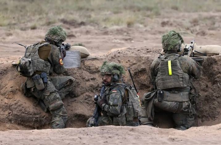 Bloomberg: Военното укрепване на Германия събужда стари страхове във Франция