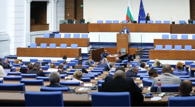 Парламентът изслушва институции за риска от недостиг на горива заради напрежението в Близкия изток