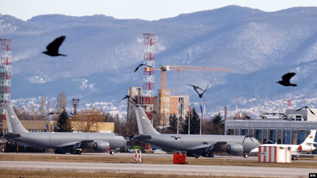 България очаква нота от САЩ за удължаване на престоя на американски военни самолети в София