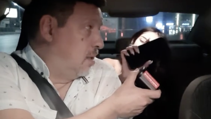ВИДЕО на млада жена, заснета в такси, предизвика спор за правото на личен живот