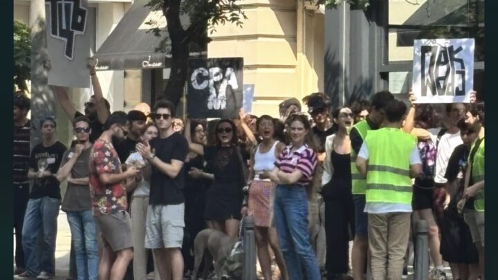 МОН и НПСС свикват среща за кризата в НАТФИЗ след студентските протести