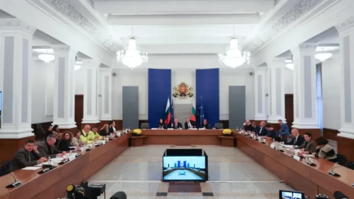 Линията на бедност става 443 евро през 2027 г.: НСТС обсъжда помощи, труд за непълнолетни и защита на майки
