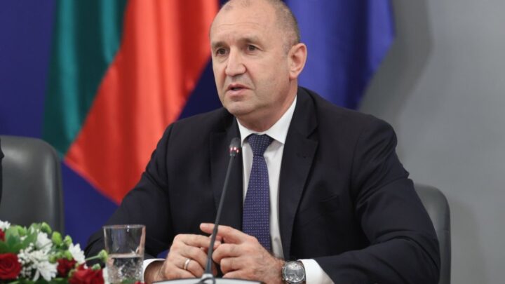 Румен Радев: Натискът върху властта е спрян, но битката с олигархията продължава