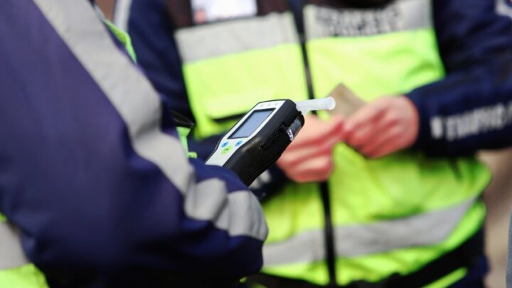 Гърция иззе 99 опаковки от напитката No Police, рекламирана срещу алкотест