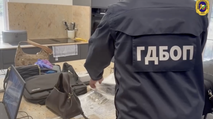 ГДБОП и ДАНС удариха международна схема за ДДС измами с телефони за над 15,7 млн. евро
