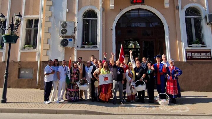 Козлодуй се превърна в сцена на пет държави: кметът посрещна чуждестранни фолклорни състави