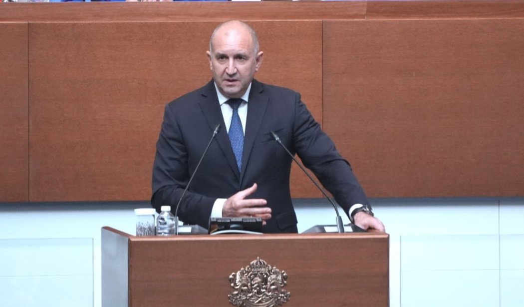 Румен Радев и Венко Сабрутев в остър спор за цените и еврото в парламента