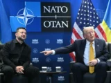 (ВИДЕО) Тръмп атакува Зеленски, Украйна критикува САЩ за облекчаването на санкциите срещу Русия