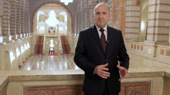 Край на унижението при банковите преводи: България излиза от „сивия списък“ за пране на пари