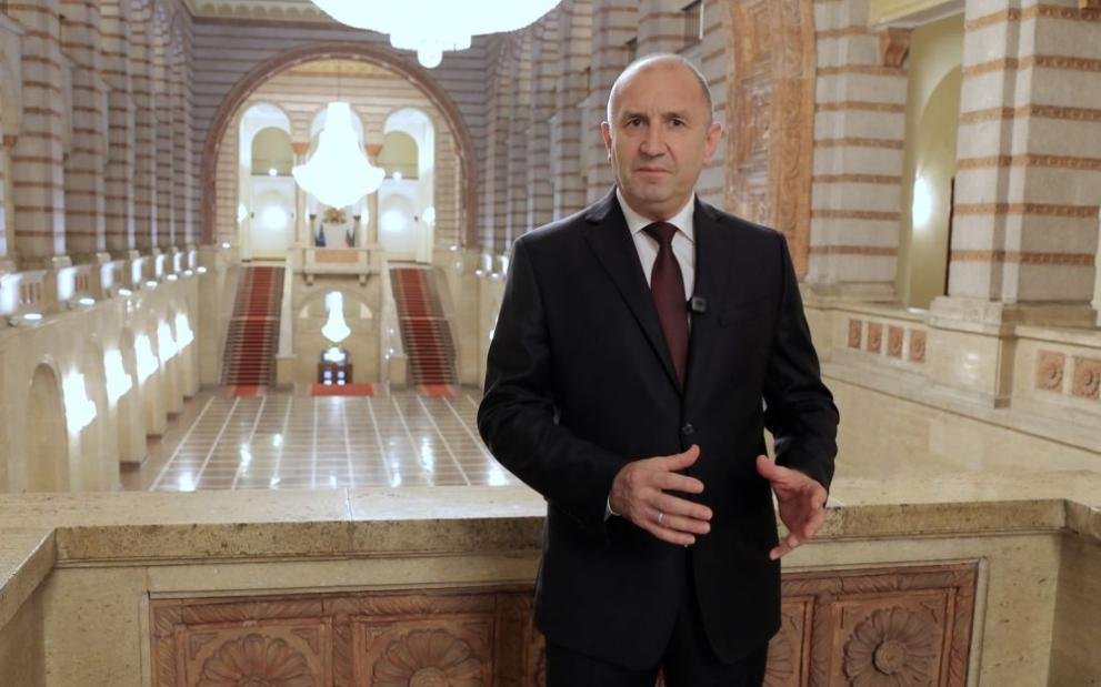 Край на унижението при банковите преводи: България излиза от „сивия списък“ за пране на пари