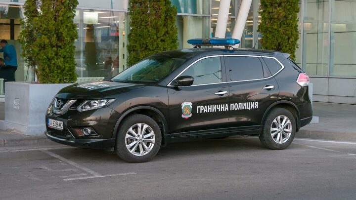 МВР разби организирана престъпна група за трафик на мигранти, 22 души са задържани в София