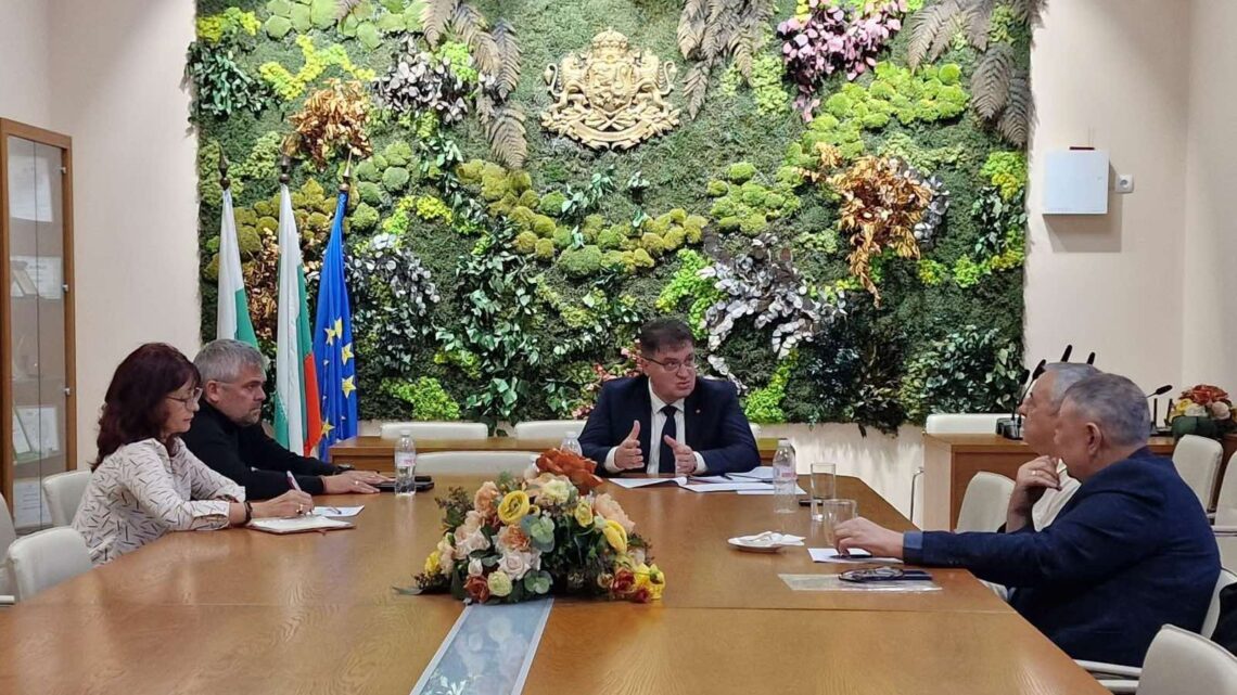 Кризата с водата в Козлодуй: областният управител свиква спешна среща, цената на водата пада
