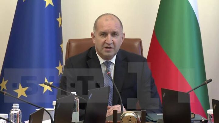 Радев с тежки обвинения срещу Борисов и Пеевски: Няма да спрем до върха на олигархичната пирамида!