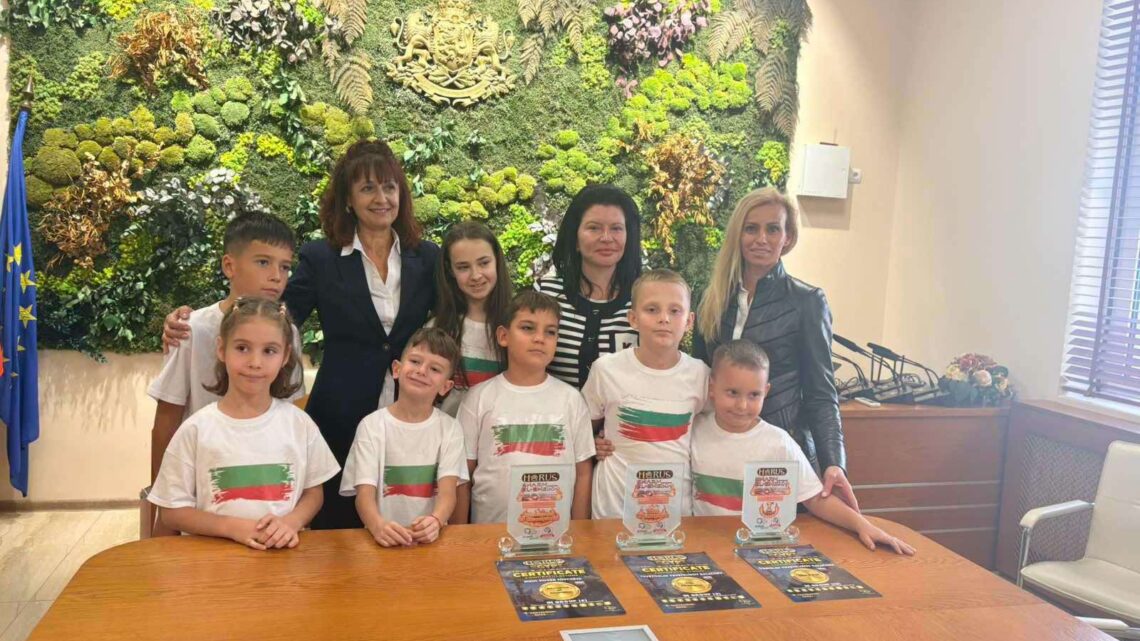 Шампиони от Козлодуй покориха Египет: деца от SmartyKids донесоха титли по ментална аритметика
